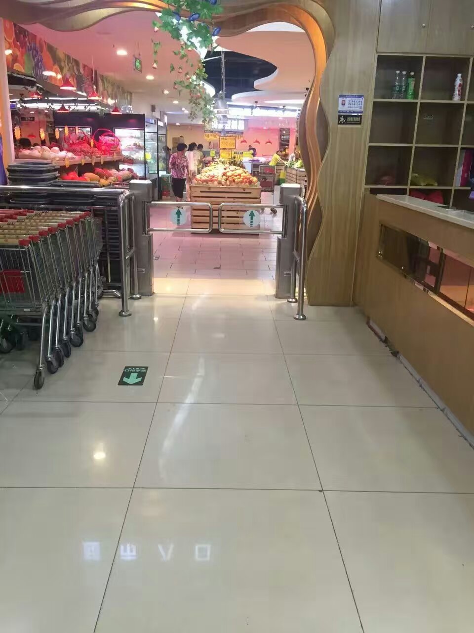 人人樂超市自動感應(yīng)擺閘